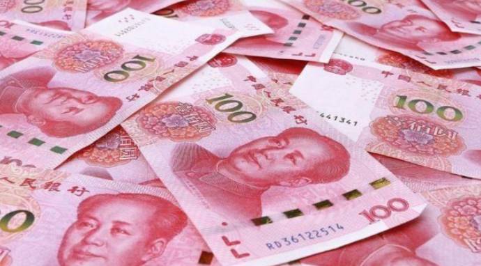 Translation in English: The Chinese yuan plummets, breaking 6.82! Are foreign in